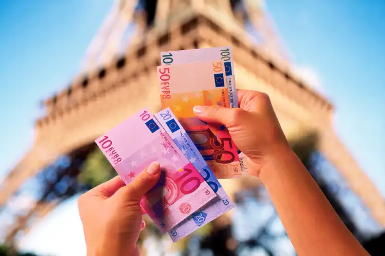 ارز مسافرتی چه قدر است 