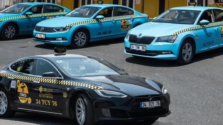 کرایه تاکسی فرودگاه استانبول در تاکسی فیروزه ای و مشکی